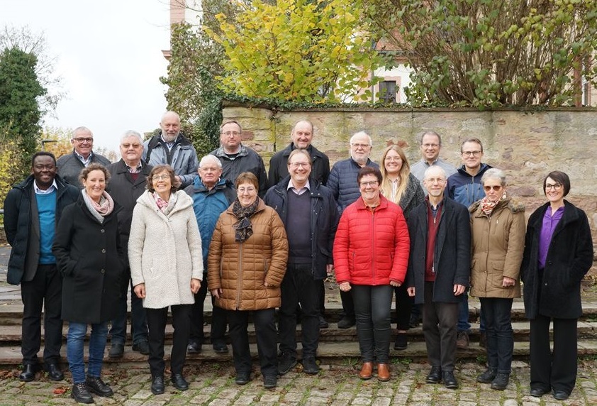Das Pastoralteam der Pfarreiengemeinschaft Hammelburg (Aufnahme von 2024)