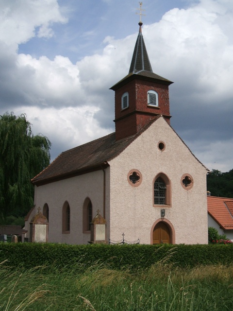 Außenansicht der Filialkirche St. Cyriakus in Morlesau