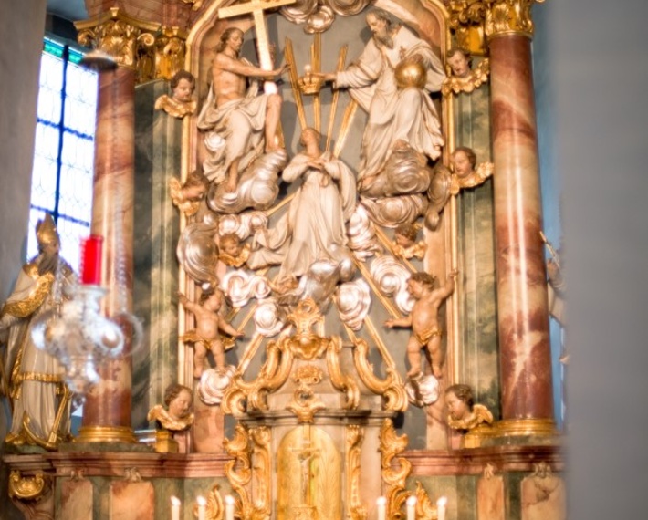 Altar der Kirche St. Elisabeth, Trimberg Altar der Kirche St. Elisabeth, Trimberg