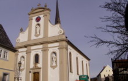 Außenansicht der Pfarrkirche Mariä Himmelfahrt, Fuchsstadt
