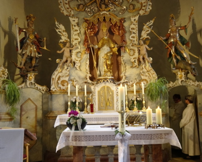 Altar der Kirche St. Valentin, Engenthal Altar der Kirche St. Valentin, Engenthal