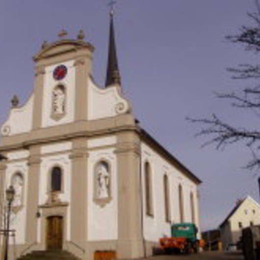 Außenansicht der Pfarrkirche Mariä Himmelfahrt, Fuchsstadt