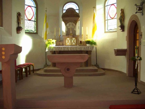 Altarraum der Filialkirche St. Sebastian in Völkersleier