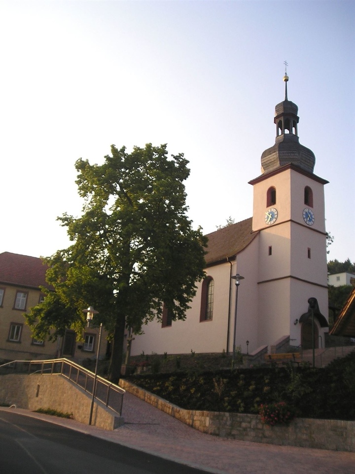 Kirche "St. Leonhard", Pfaffenhausen Kirche "St. Leonhard", Pfaffenhausen